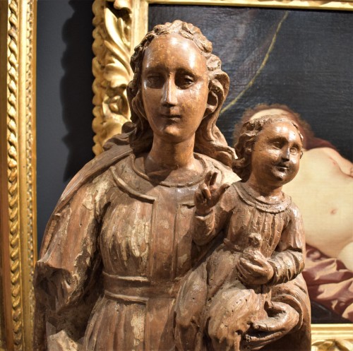Vierge à l'Enfant en noyer sculpté d'époque Renaissance - Renaissance
